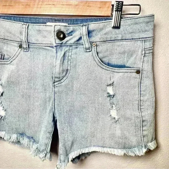 O’Neill Junior Girls Scout Raw Hem Distressed Light Wash Denim Shorts Size 5 - Picture 3 of 11